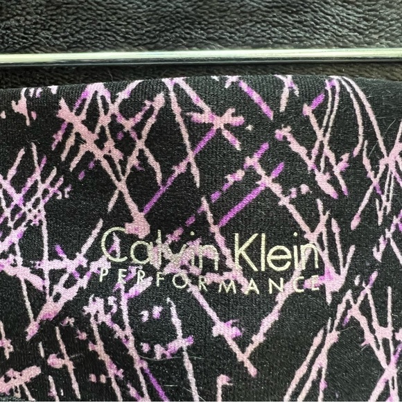 Calvin Klein Performance w/Mesh on Leg - Picture 3 of 6